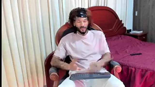 KarlMarley1 online show from December 2025 06:00:01 AM