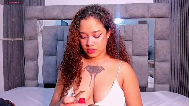 zulyjones online show from October 2025 06:52:01 PM