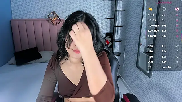 DENISERICHARD2 online show from October 2025 12:24:02 PM