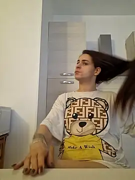 perla97 online show from October 2025 01:04:02 PM