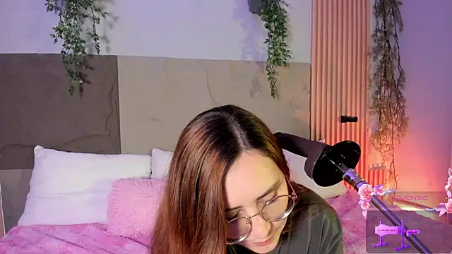 centaurigirl online show from April 2026 04:46:01 AM