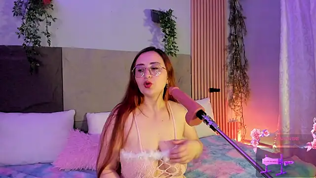 centaurigirl online show from April 2026 01:11:02 AM