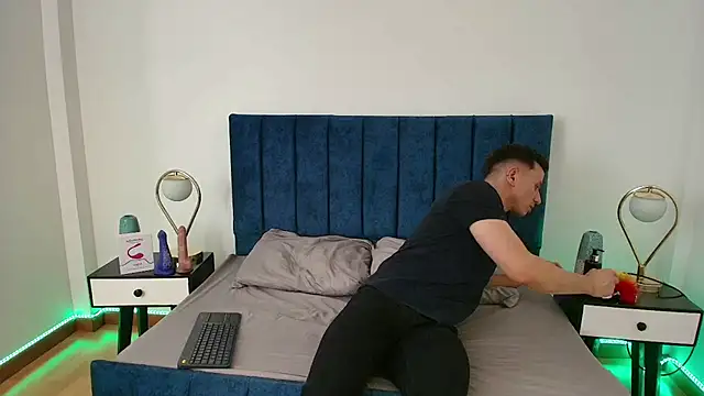 Andrewfalcon online show from March 2025 07:17:01 PM