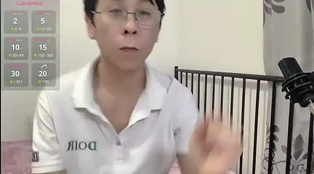 Snapshot of TGH521 chatting on January 2025 09:43:02 AM TGH521 online show from January 2025 09:43:02 AM