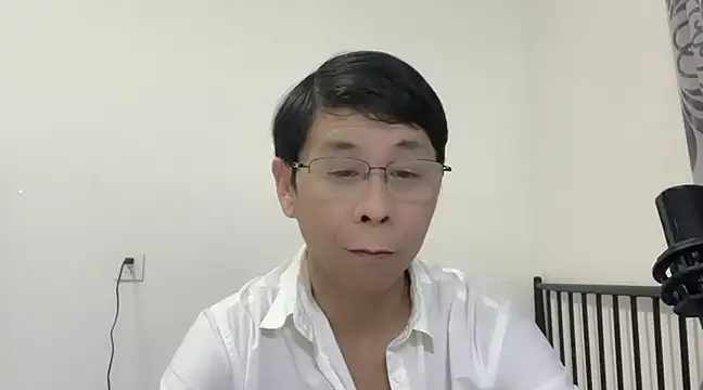 Snapshot of TGH521 chatting on February 2025 12:14:02 PM TGH521 online show from February 2025 12:14:02 PM