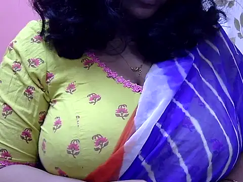 Snapshot of Riya_riyaa chatting on January 2025 02:44:01 PM Riya riyaa online show from January 2025 02:44:01 PM