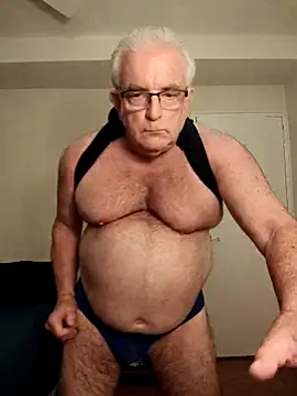 Shoreguy69 online show from December 2025 07:58:02 AM