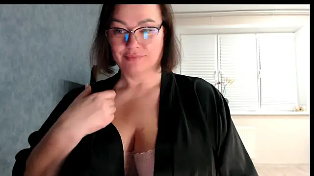 Nora Star online show from April 2026 05:40:02 PM