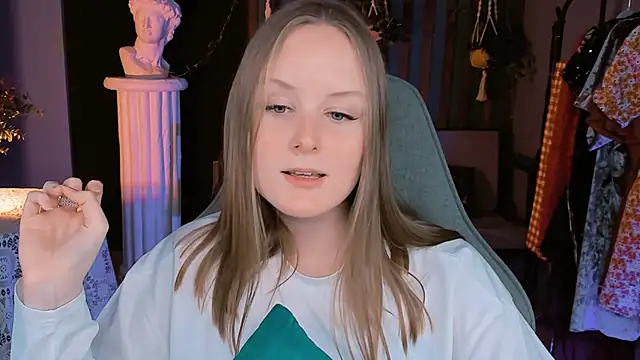 VivienLeeigh online show from December 2024 07:11:02 PM