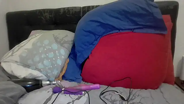 Snapshot of Cindy22 chatting on March 2025 10:31:02 PM Cindy22 online show from March 2025 10:31:02 PM