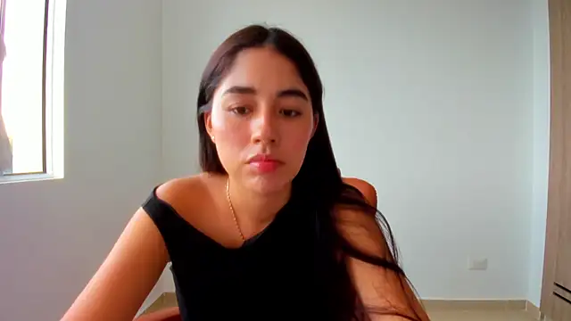 Snapshot of AriaMontgomery chatting on June 2026 10:01:02 PM AriaMontgomery online show from June 2026 10:01:02 PM