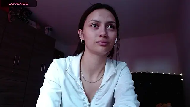 holy juli online show from September 2025 08:54:01 PM