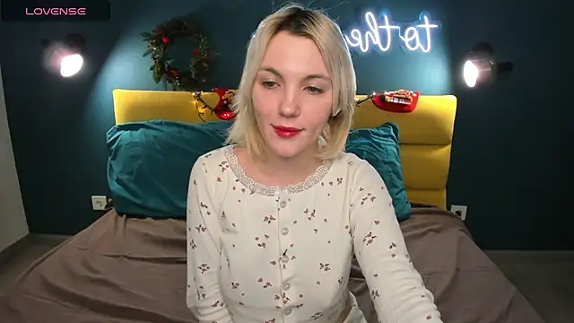 Fluffy Monica online show from January 2025 01:00:02 AM