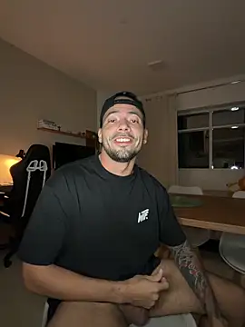 Kaueleon online show from April 2026 03:53:01 AM