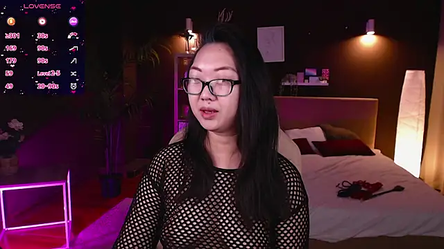 Marine Vact online show from November 2025 02:06:01 PM