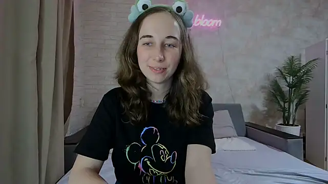 Snapshot of Anika_bloom chatting on February 2025 06:19:01 AM Anika bloom online show from February 2025 06:19:01 AM