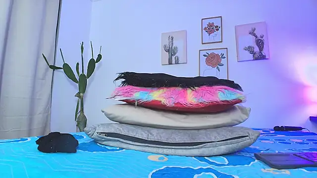 Snapshot of miwa_cute chatting on February 2025 02:01:01 AM miwa cute online show from February 2025 02:01:01 AM