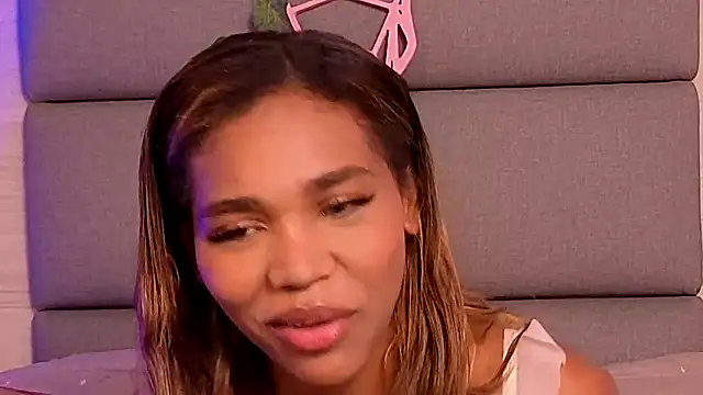 Lily Miiller online show from November 2025 07:47:01 PM