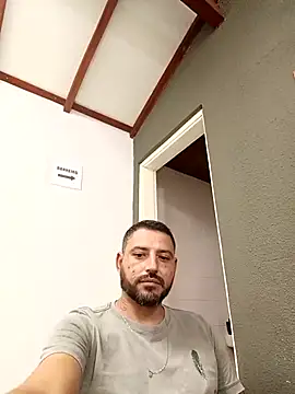 Snapshot of P4uzud4O chatting on February 2026 08:40:01 PM P4uzud4O online show from February 2026 08:40:01 PM