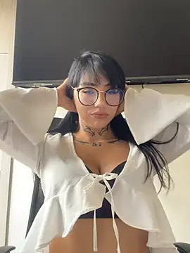 Snapshot of Nickiiiii chatting on March 2025 07:20:02 PM Nickiiiii online show from March 2025 07:20:02 PM