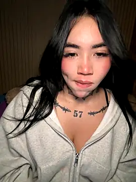 Nickiiiii online show from November 2025 07:36:02 AM