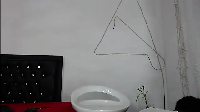 Snapshot of Damian_hart_24CM chatting on May 2026 10:11:02 AM Damian hart 24CM online show from May 2026 10:11:02 AM