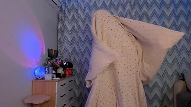 Snapshot of Tate_Angel chatting on January 2025 09:21:01 PM Tate Angel online show from January 2025 09:21:01 PM