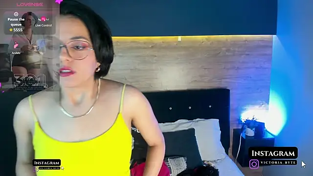 Snapshot of victoria_byte chatting on September 2025 08:33:01 PM victoria byte online show from September 2025 08:33:01 PM