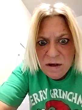 Snapshot of Playmate86 chatting on December 2024 05:07:02 AM Playmate86 online show from December 2024 05:07:02 AM