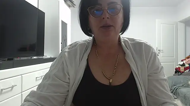 Amandamuller1982 online show from November 2025 04:52:02 PM