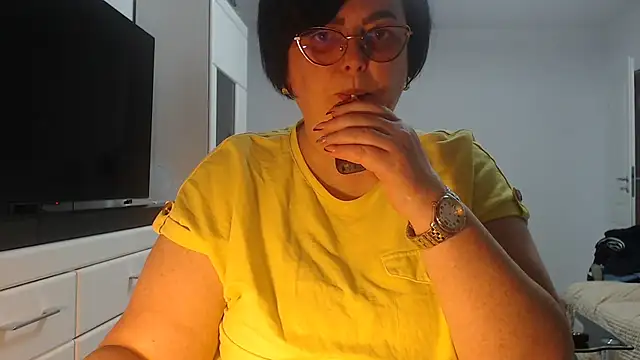 Amandamuller1982 online show from April 2026 05:29:01 PM