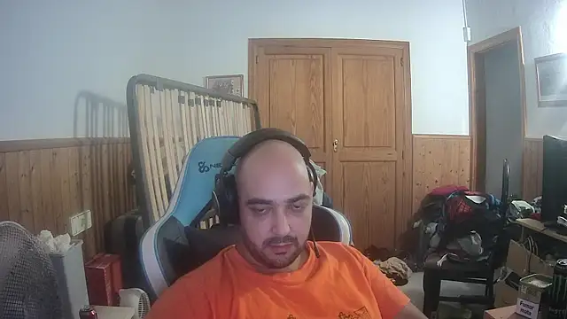 chicomallorca96 online show from September 2025 02:22:02 PM