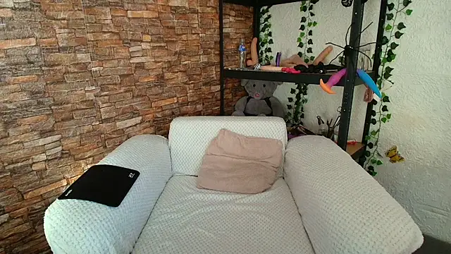 andradahot15 online show from November 2025 01:34:02 PM