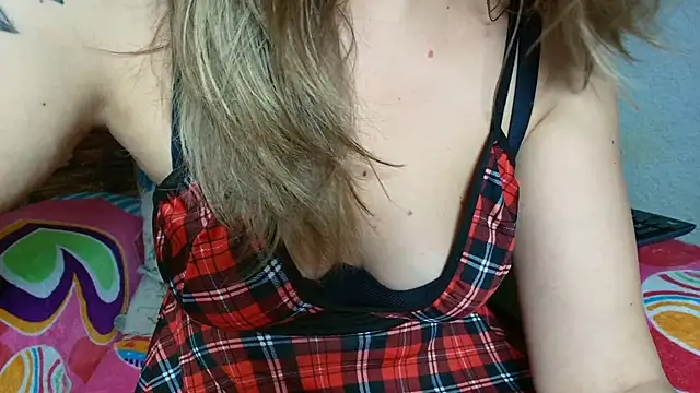 andradahot15 online show from November 2025 01:21:02 PM