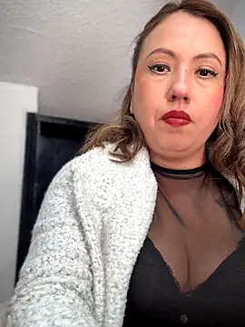 Snapshot of VIOLETA-25_ chatting on October 2025 03:01:01 PM VIOLETA-25 online show from October 2025 03:01:01 PM