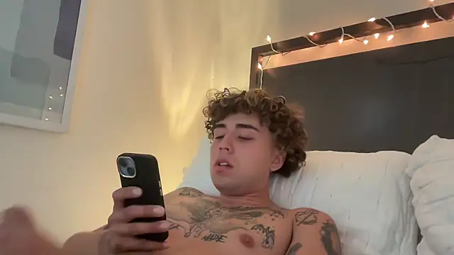 Snapshot of Youngjoshy chatting on December 2024 05:10:02 PM Youngjoshy online show from December 2024 05:10:02 PM