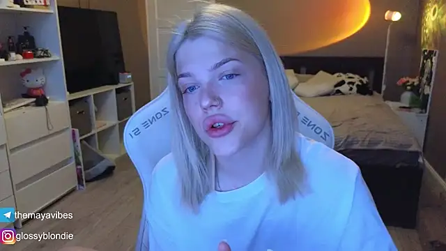 Maya Rave online show from April 2026 03:53:02 AM