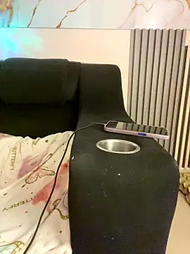 bonnie 18x online show from December 2025 09:31:02 PM