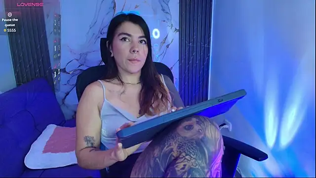 luccianagreyy online show from April 2026 12:01:01 PM