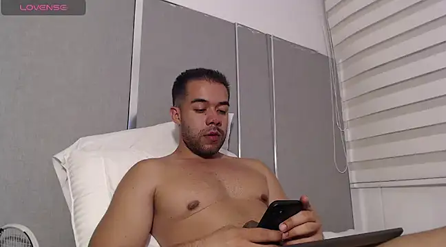 Snapshot of FaustoCock chatting on January 2025 12:20:01 AM FaustoCock online show from January 2025 12:20:01 AM