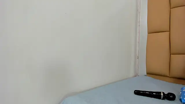 Snapshot of Amy_wats0n chatting on January 2025 10:08:02 PM Amy wats0n online show from January 2025 10:08:02 PM