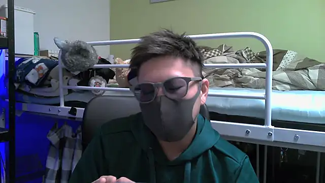 Snapshot of Owl1216 chatting on January 2025 11:24:01 AM Owl1216 online show from January 2025 11:24:01 AM