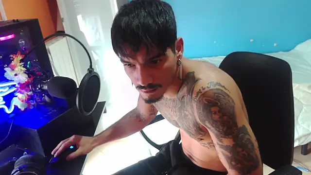 Badboyi1997 online show from October 2025 11:54:01 AM