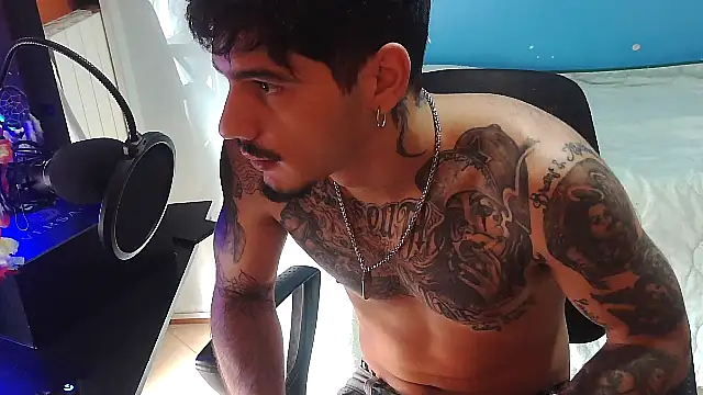 Badboyi1997 online show from October 2025 02:08:01 PM