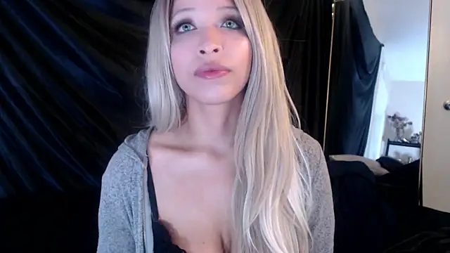 liadivina online show from February 2025 10:48:02 AM