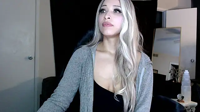 liadivina online show from March 2025 07:46:02 AM