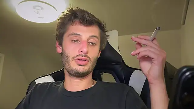 Snapshot of Dylansd chatting on December 2024 05:18:02 AM Dylansd online show from December 2024 05:18:02 AM