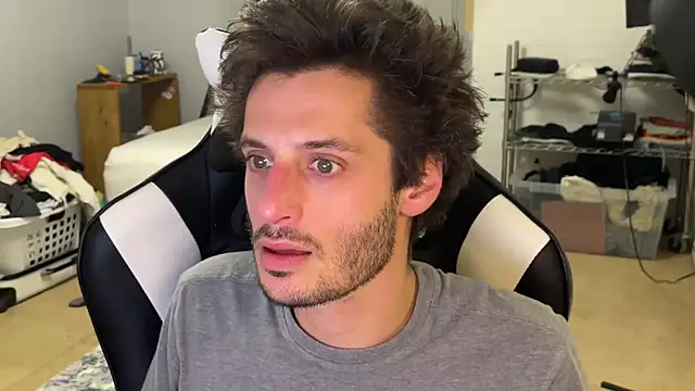 Snapshot of Dylansd chatting on December 2024 04:04:02 AM Dylansd online show from December 2024 04:04:02 AM