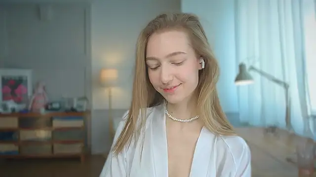 solar bella online show from February 2025 10:37:02 AM