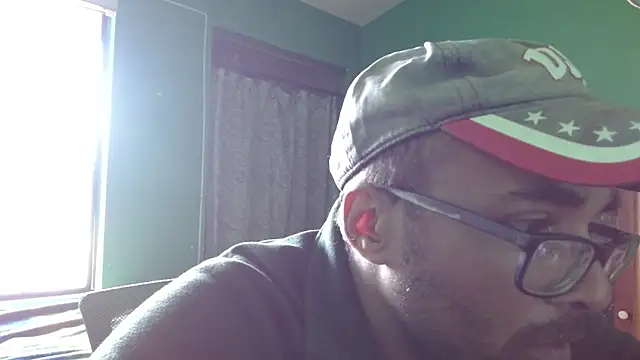 Snapshot of _______the chatting on December 2025 05:07:02 PM the online show from December 2025 05:07:02 PM